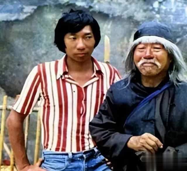 袁家班“猛將”大聚會(huì)！C位穿僧服地位最高，樊梅生定居徐州