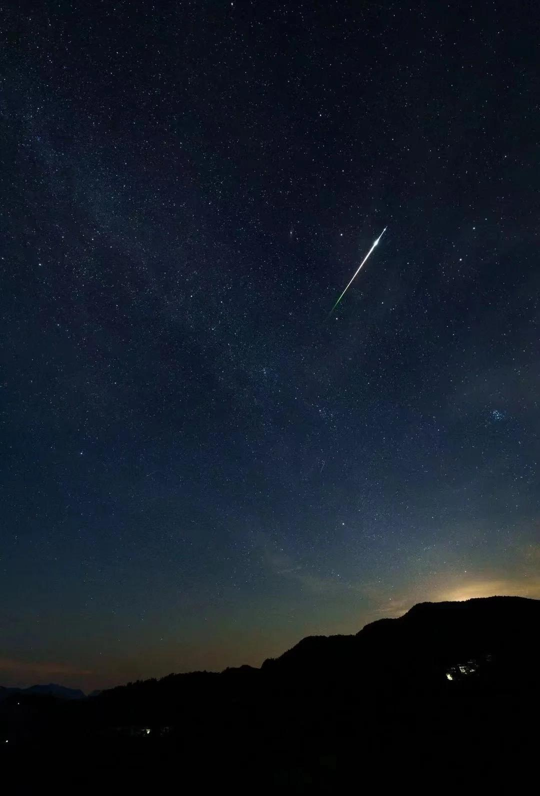 流星雨強度由彗星決定相關圖片
