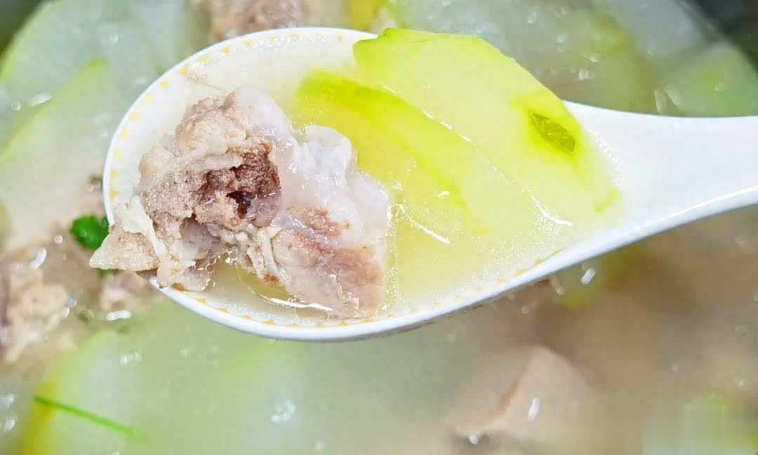 秋天喝這碗湯，潤肺清火，孩子少生病，不用醫生幫！ 