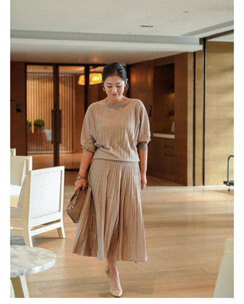 這才是45歲女性愛穿的，簡約優雅盡顯女人味！ 
