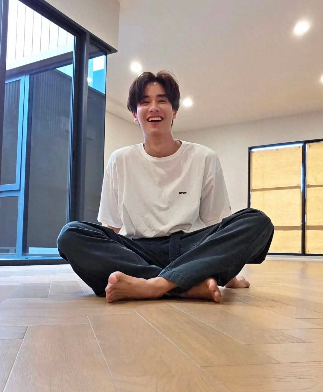 做個(gè)“不普通”的普通人：靠個(gè)性短袖與神仙搭檔