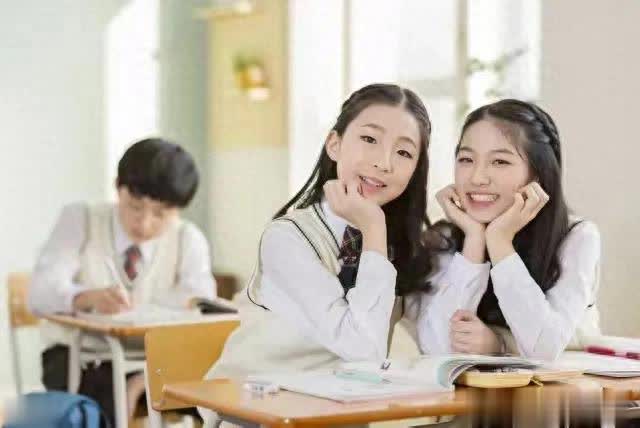 文科比理科容易，但文科学霸不比理科学霸轻松