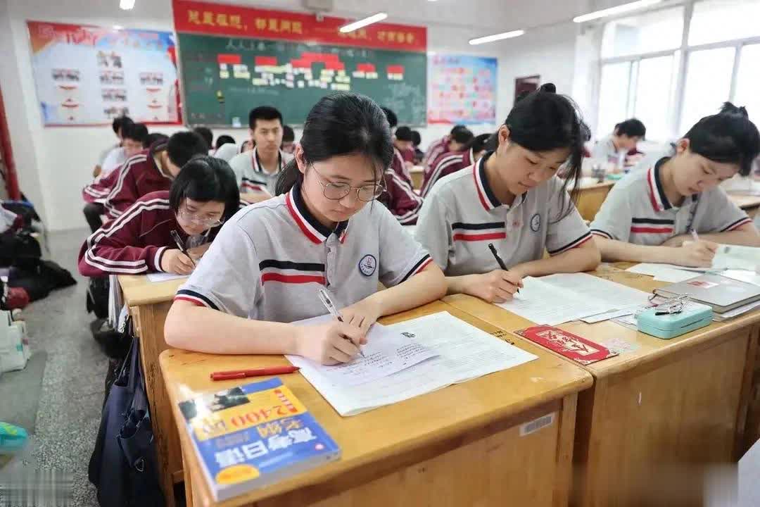 初二分水岭后现三重分层：思维意愿、习惯与能力