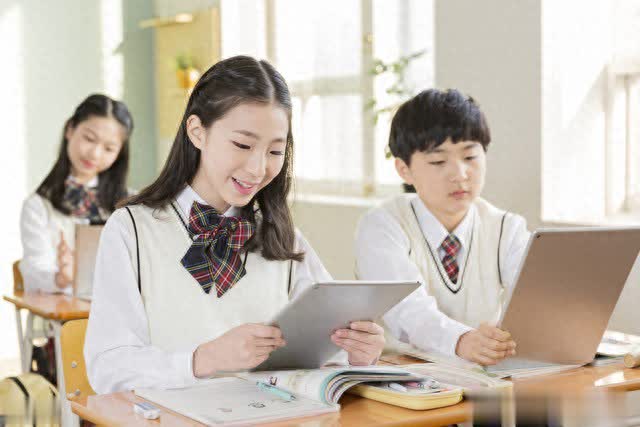 初中学霸升高中仍成学霸，靠的不是成绩而是余力