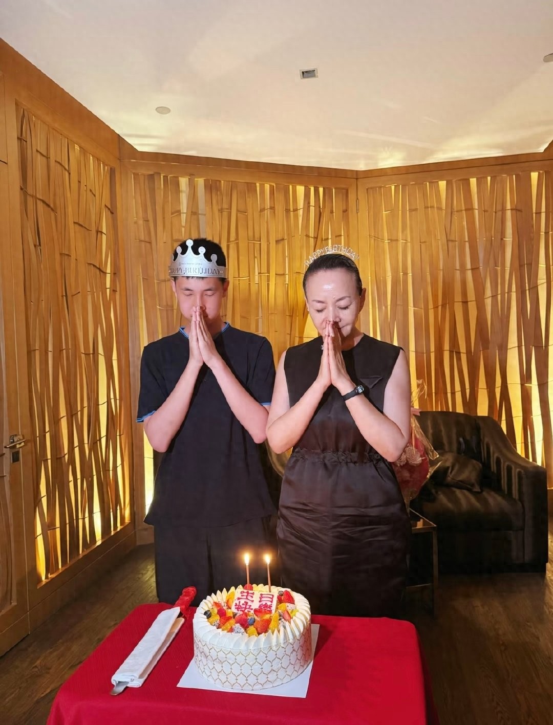 宋丹丹與林永健兒子差50歲一起慶生，似母子同框！ 